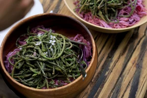 plat salé en cuisine sauvage à Mendionde